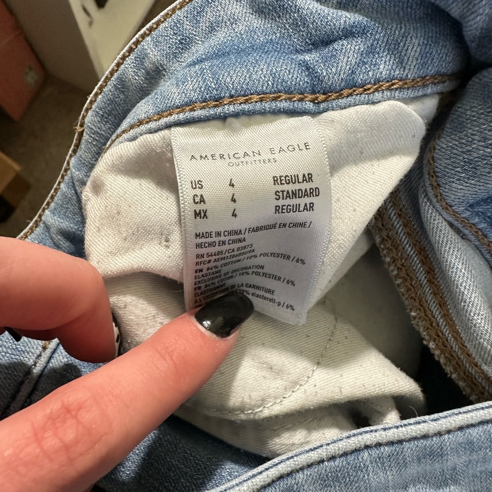 LAST CHANCE Light Wash American Eagle Skinny Jeans - Picture 6 of 6